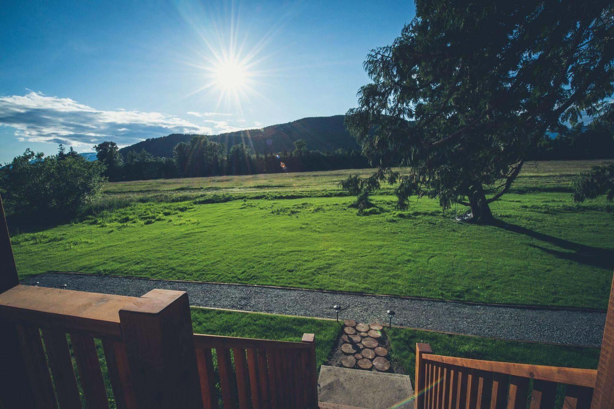 Hidden Acres Farm And Treehouse Resort テラス エクステリア 写真